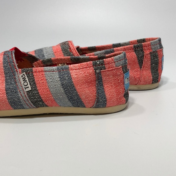 TOMS Women’s shoes size 8 - Picture 4 of 11